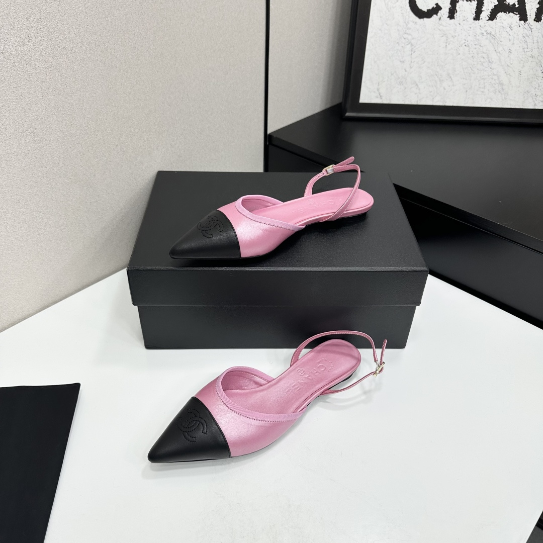 샤넬(CHANEL) 메탈 버클 레더 샌들 신발