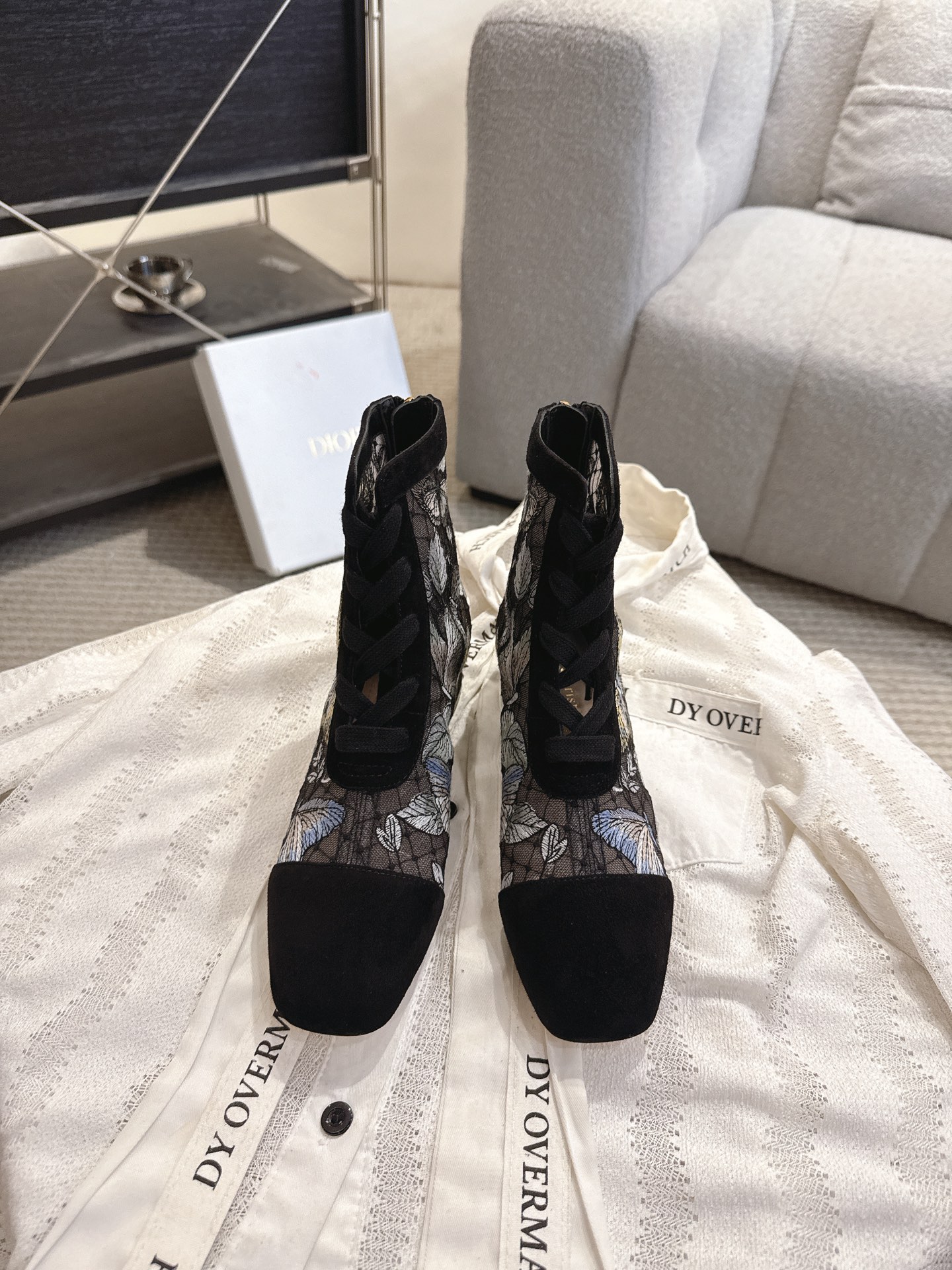 디올(DIOR) J’ADIOR 자수 니트 앵클 부츠 신발