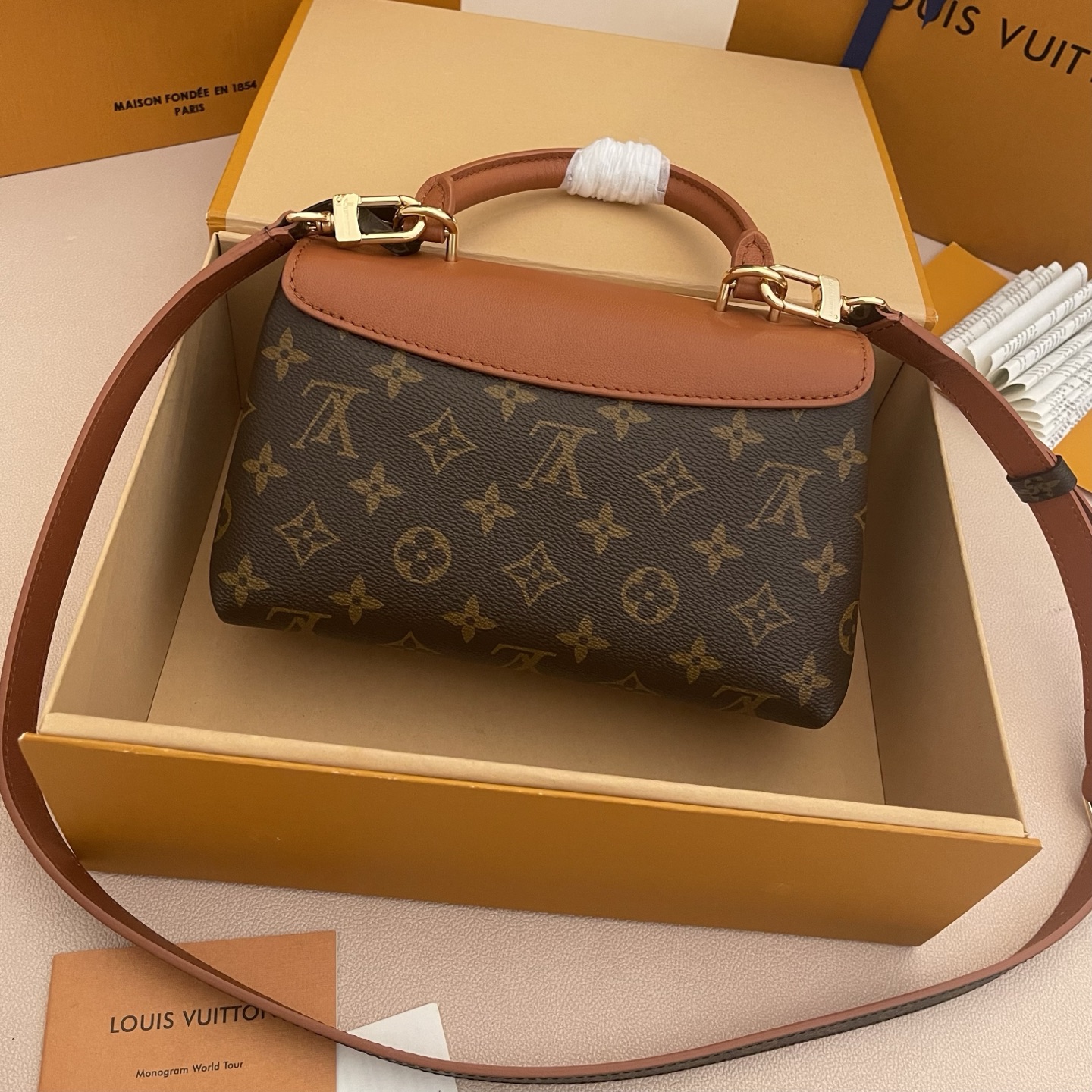 LV 루이비통 마들렌(Madeleine) BB 핸드백 숄더백 가방