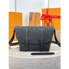 LV 루이비통 크리스토퍼(Christopher) 메신저 백 - 블랙 앙프렝뜨 크로스백 가방