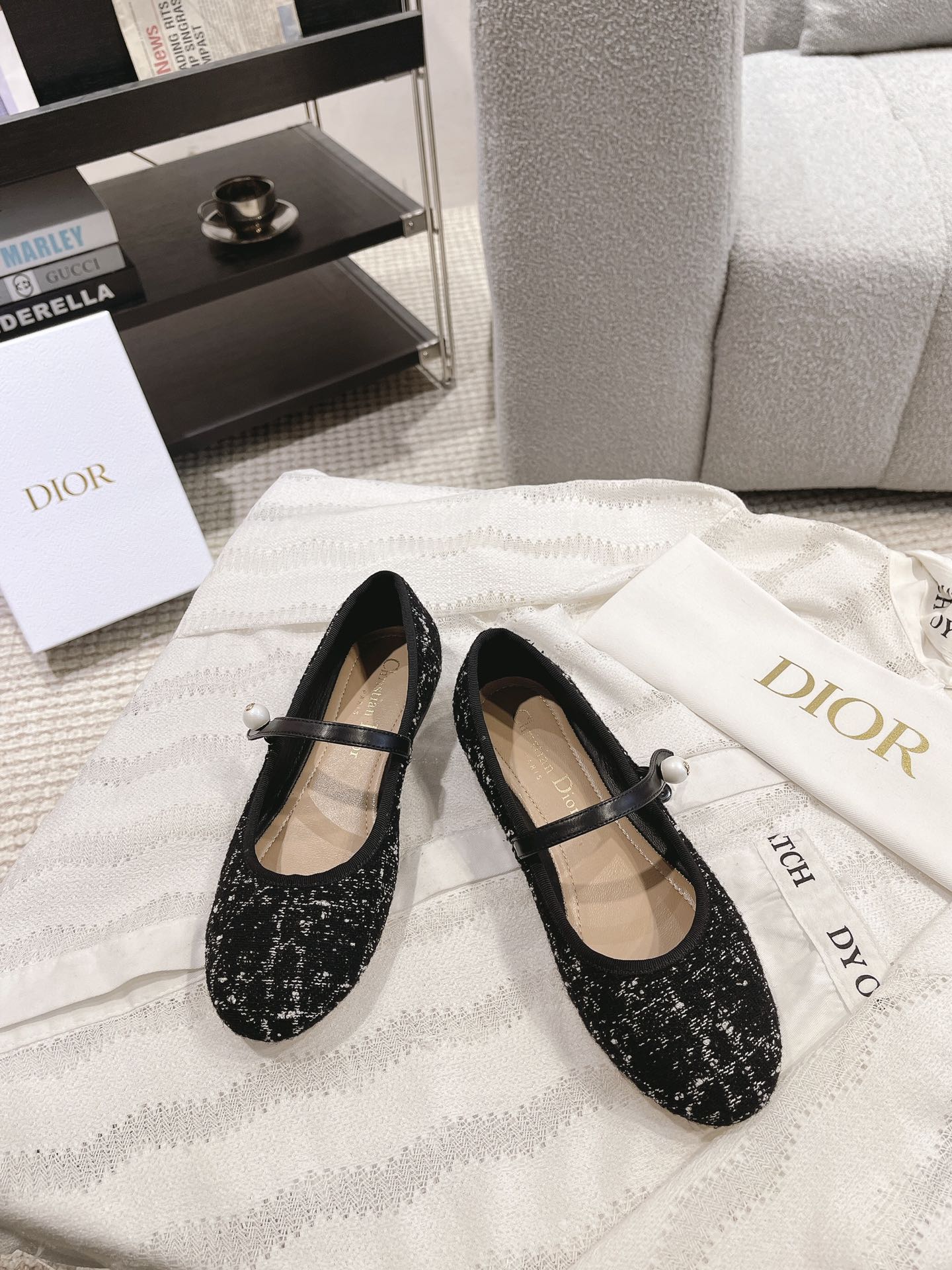 디올(DIOR) 진주 까나쥬 발레리나 플랫 신발