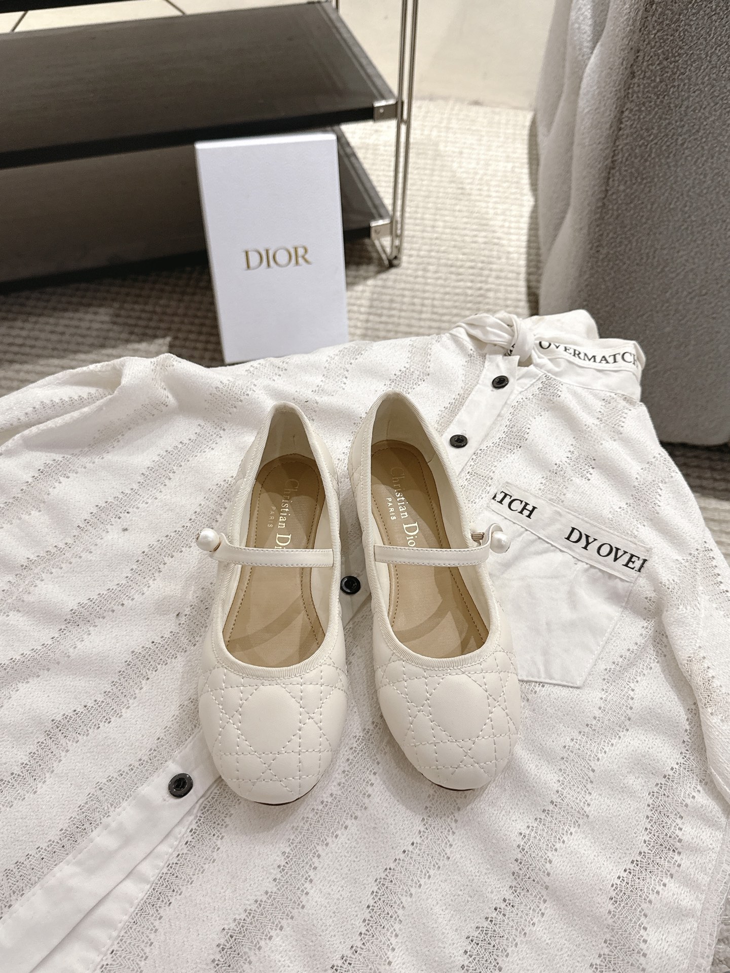 디올(DIOR) 진주 까나쥬 발레리나 플랫 신발