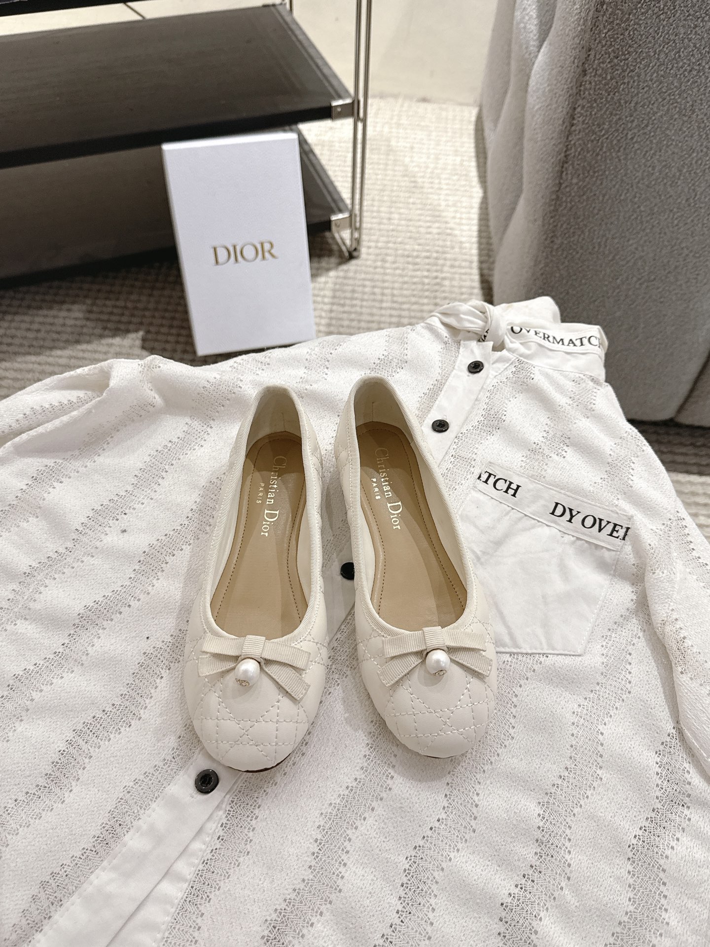 디올(DIOR) 까나쥬 발레리나 플랫 신발