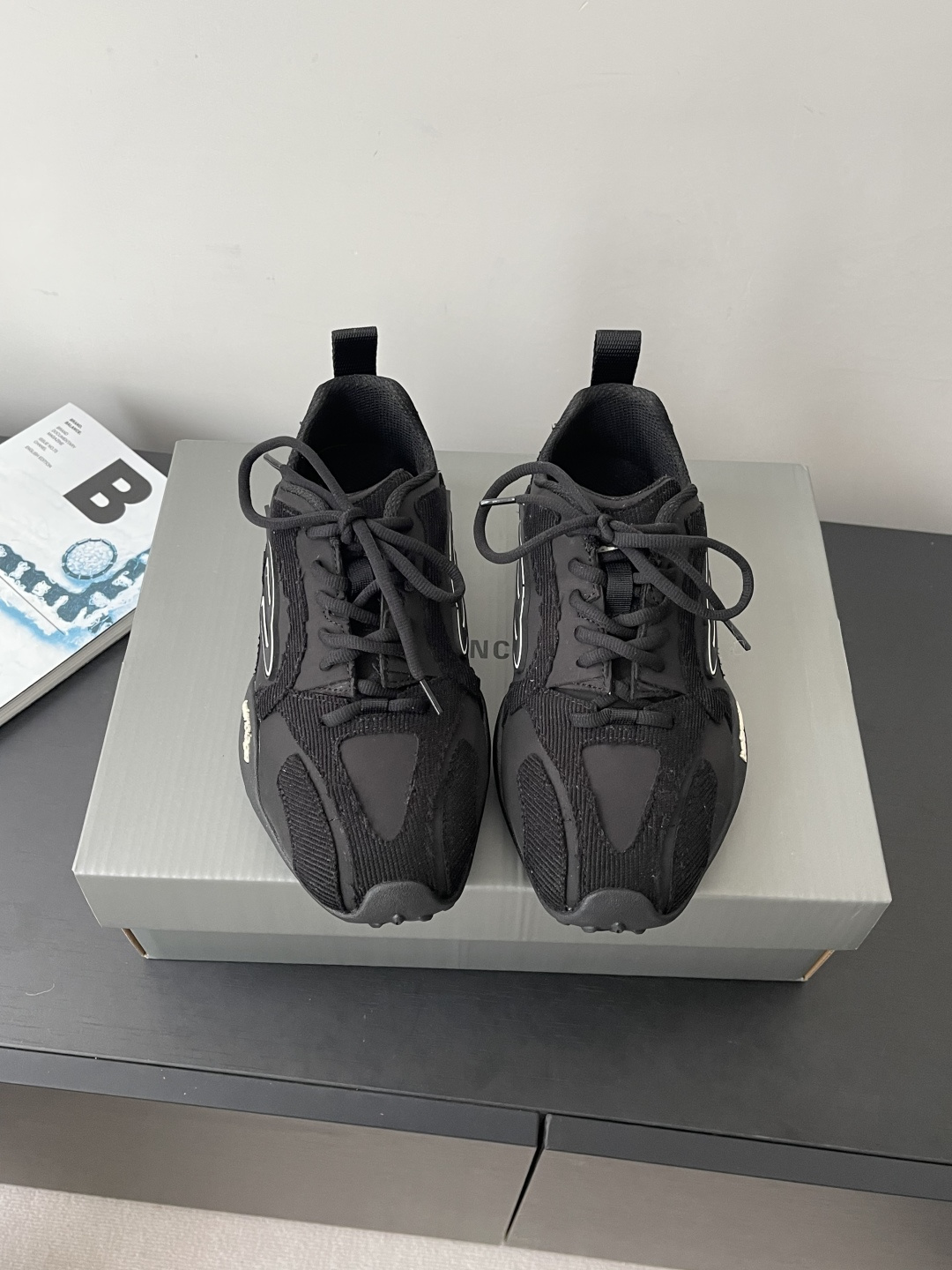 발렌시아가(Balenciaga) Ultra 로우탑 스니커즈 신발