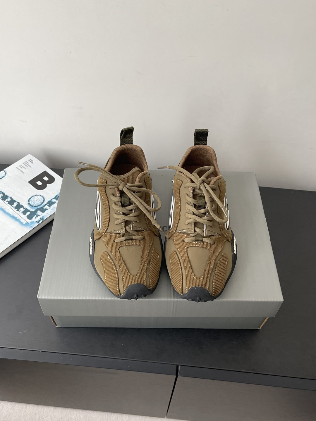 발렌시아가(Balenciaga) Ultra 로우탑 스니커즈 신발