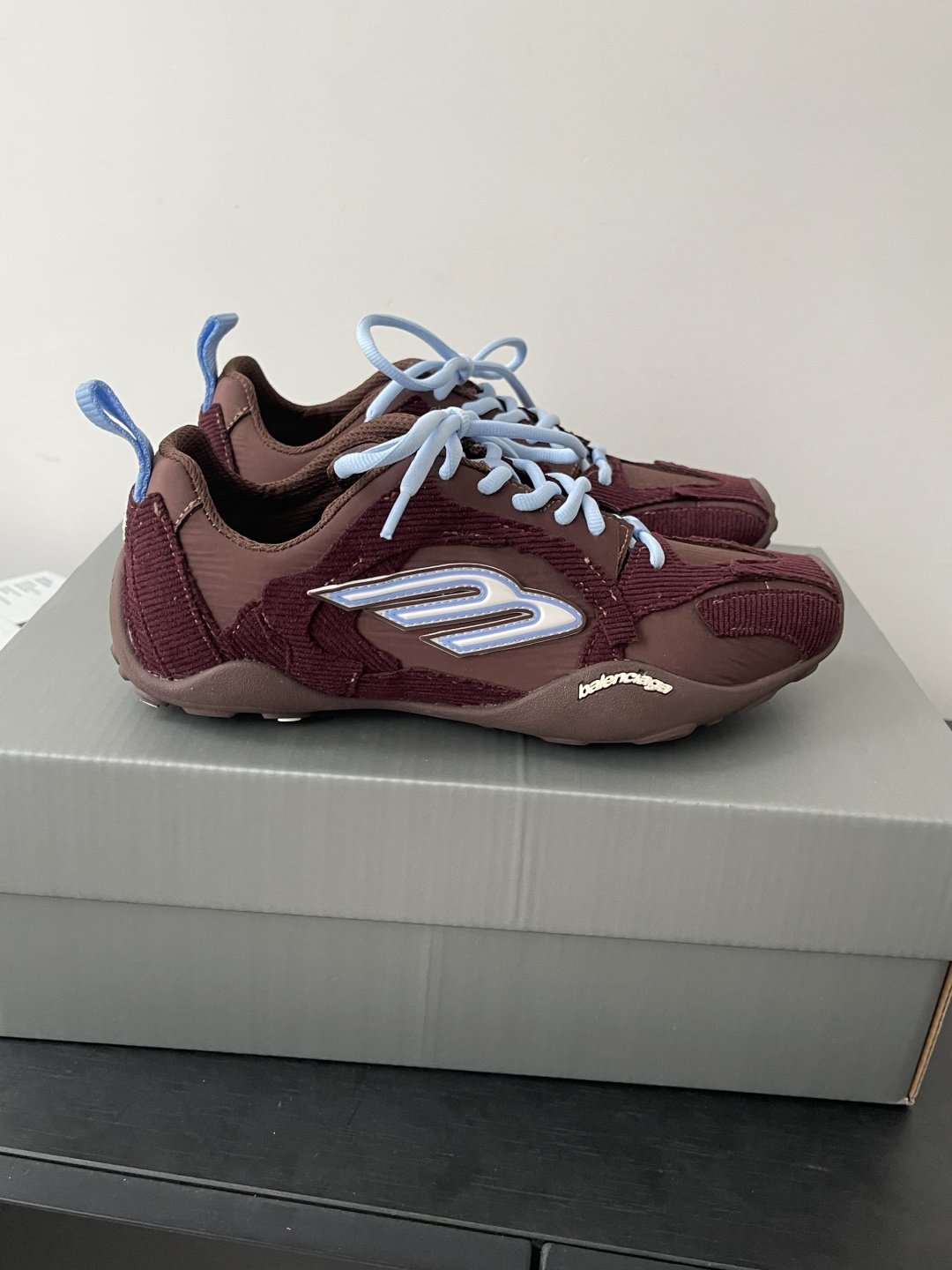 발렌시아가(Balenciaga) Ultra 로우탑 스니커즈 신발