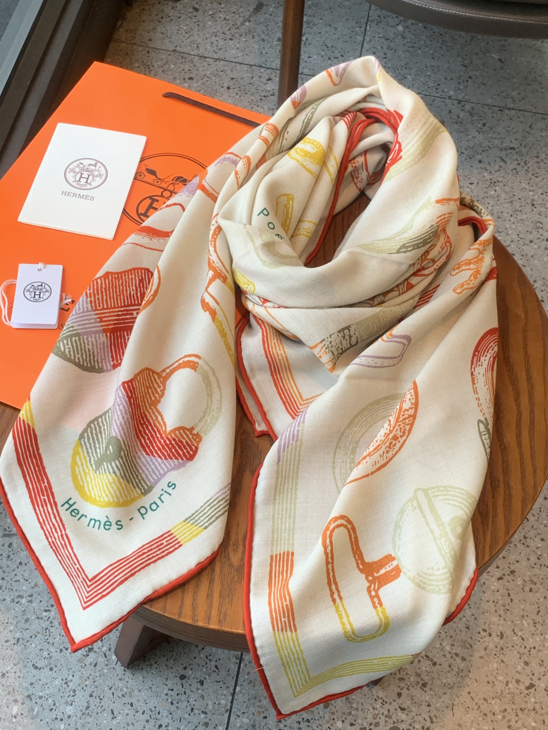 에르메스(HERMES) 캐시미어 실크 숄 목도리 스카프