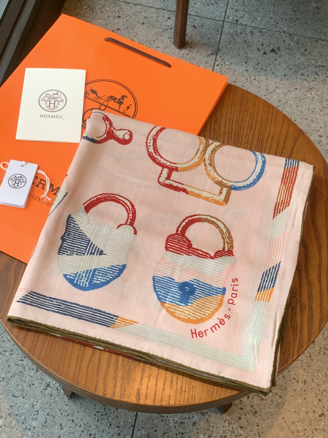 에르메스(HERMES) 캐시미어 실크 숄 목도리 스카프