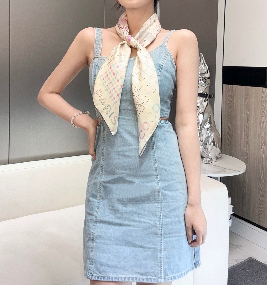 샤넬(CHANEL) 캉봉 실크 스퀘어 목도리 스카프