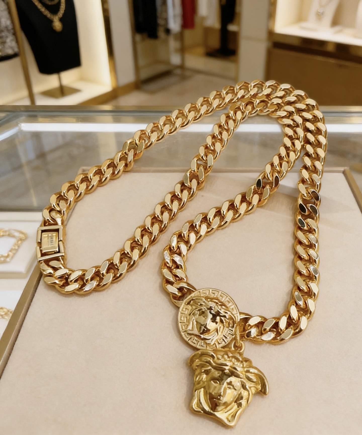 베르사체(VERSACE) 메두사 목걸이 악세사리