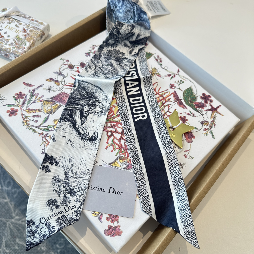 디올(DIOR) 오블리크 실크 트윌리 목도리 스카프