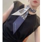 디올(DIOR) 빅로고 실크 트윌리 목도리 스카프