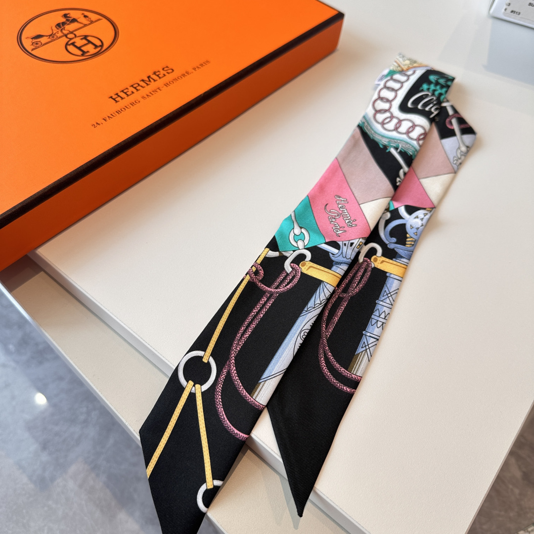 에르메스(HERMES) 행진 트윌리 실크 목도리 스카프