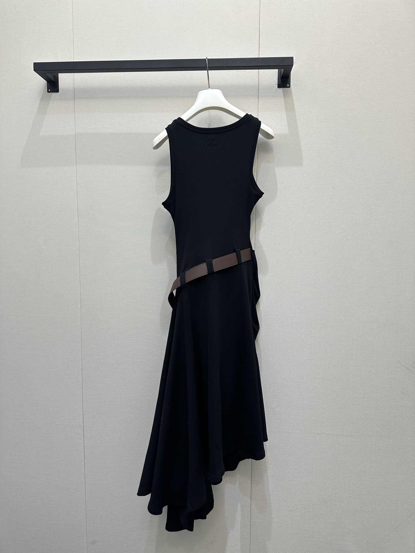 로에베(LOEWE) 플리츠 벨트 슬리브리스 원피스 의류