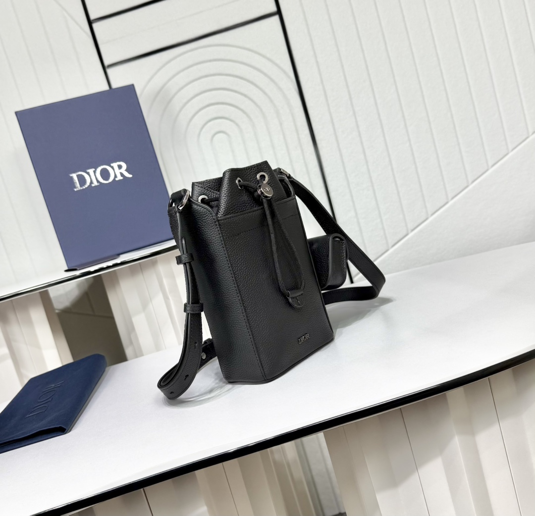 Dior CD 디올 미니 버킷백 (블랙 그레인 레더) 가방