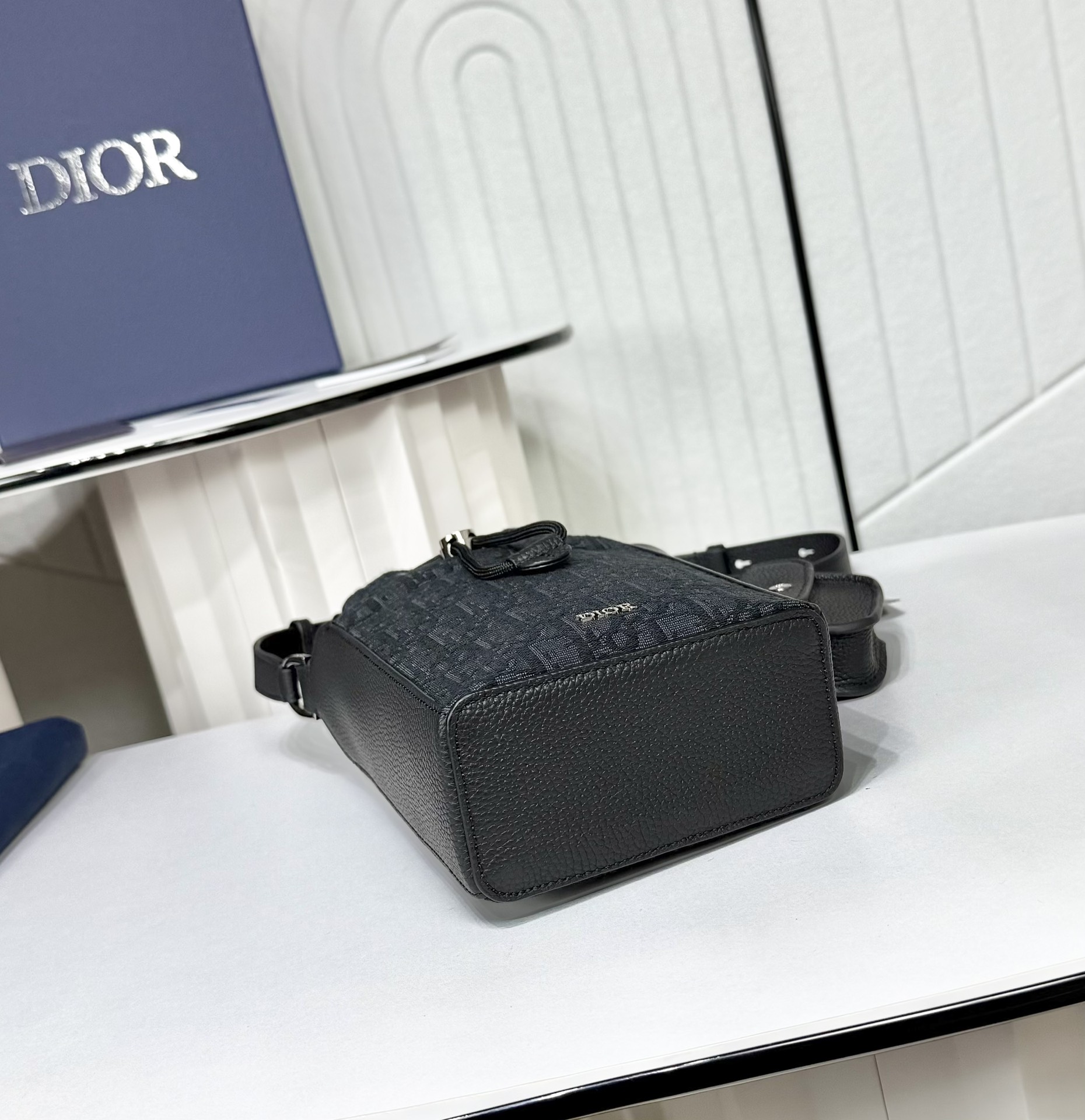 Dior CD 디올 미니 버킷백 (블랙 오블리크 & 블랙 레더) 크로스백 가방