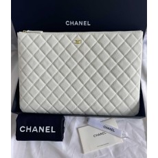 Chanel 샤넬 클래식 라지 지퍼 파우치 (클래식 퀼팅 뉴 클러치) 금장 가방