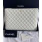 Chanel 샤넬 클래식 라지 지퍼 파우치 (클래식 퀼팅 뉴 클러치) 금장 가방