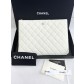 Chanel 샤넬 클래식 미디엄 지퍼 파우치 (클래식 퀼팅 뉴 클러치) 은장 가방