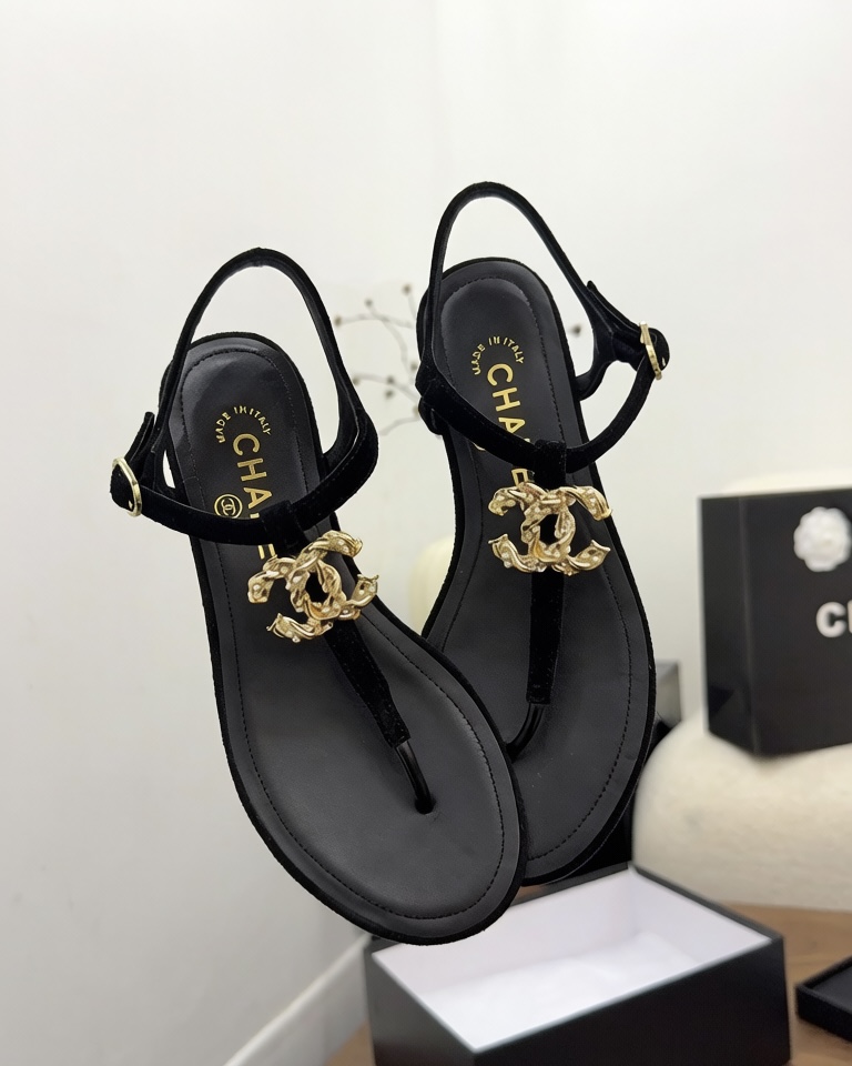 샤넬(CHANEL) 쥬얼 장식 쪼리 샌들 신발