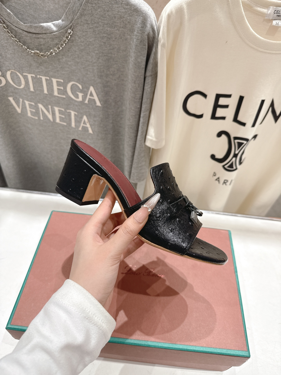 로로피아나(Loro Piana) 플랫 슬리퍼 샌들 신발