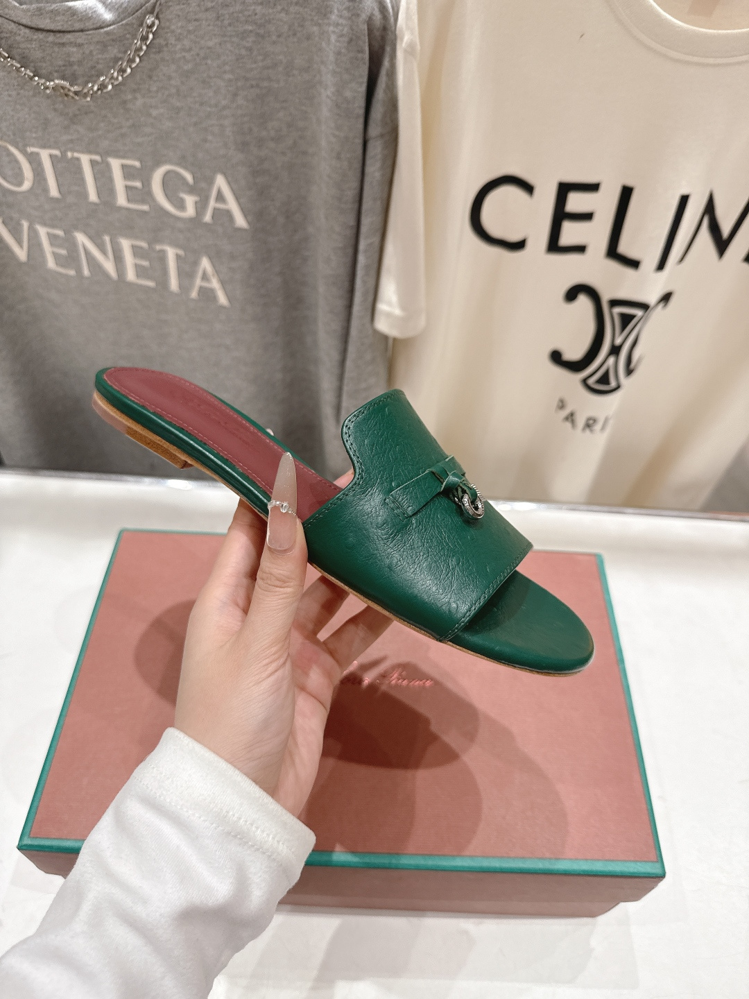 로로피아나(Loro Piana) 플랫 슬리퍼 샌들 신발