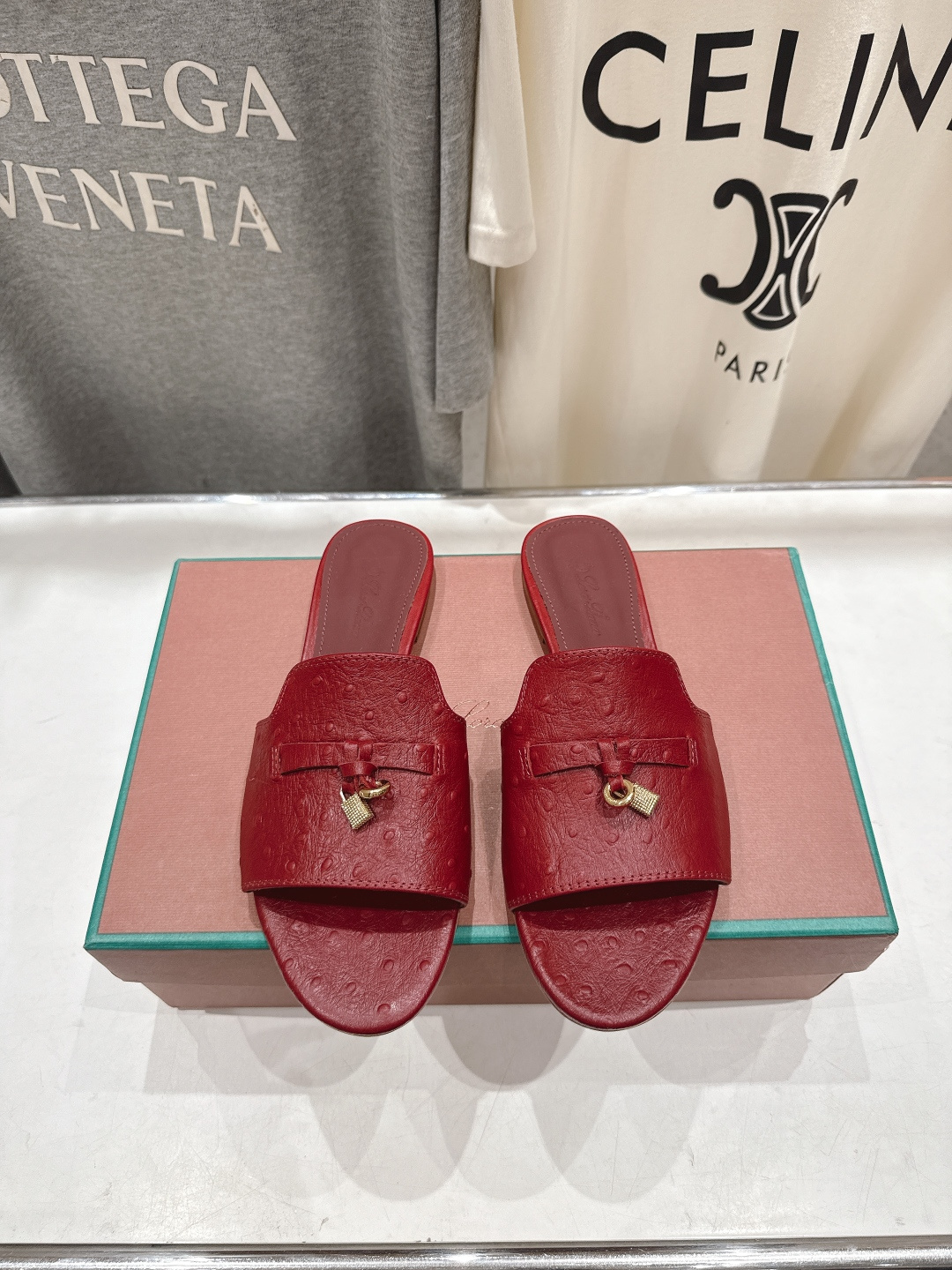 로로피아나(Loro Piana) 플랫 슬리퍼 샌들 신발