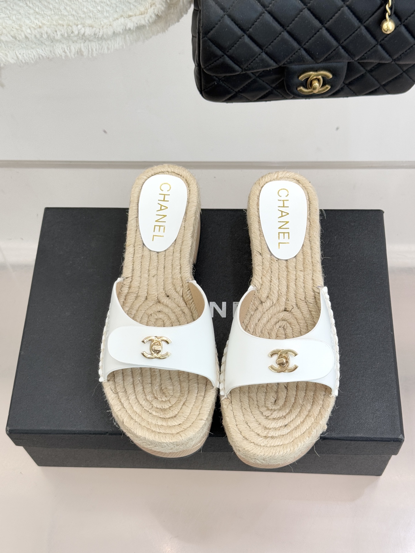 샤넬(CHANEL) 클래식 우드 플랫폼 슬리퍼 샌들 신발