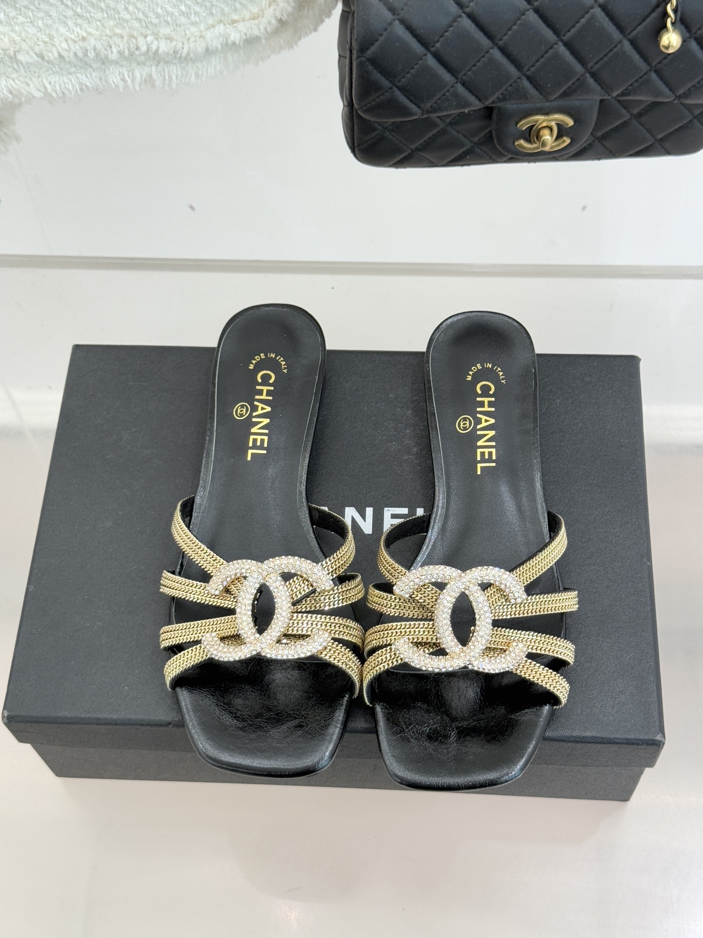 샤넬(CHANEL) 크리스탈 스퀘어토 샌들 신발