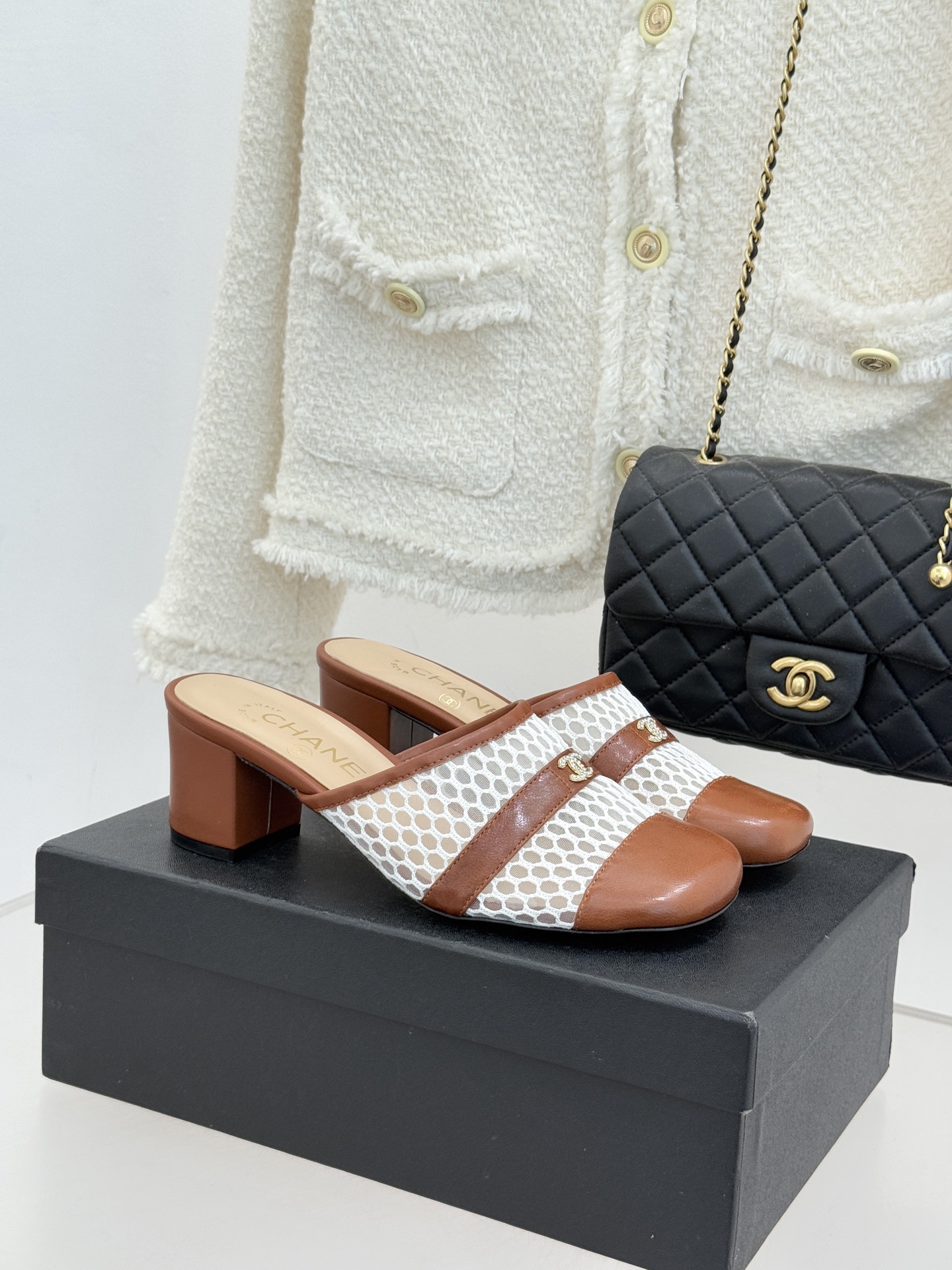 샤넬(CHANEL) 메쉬 콤비 미들힐 슬리퍼 샌들 신발