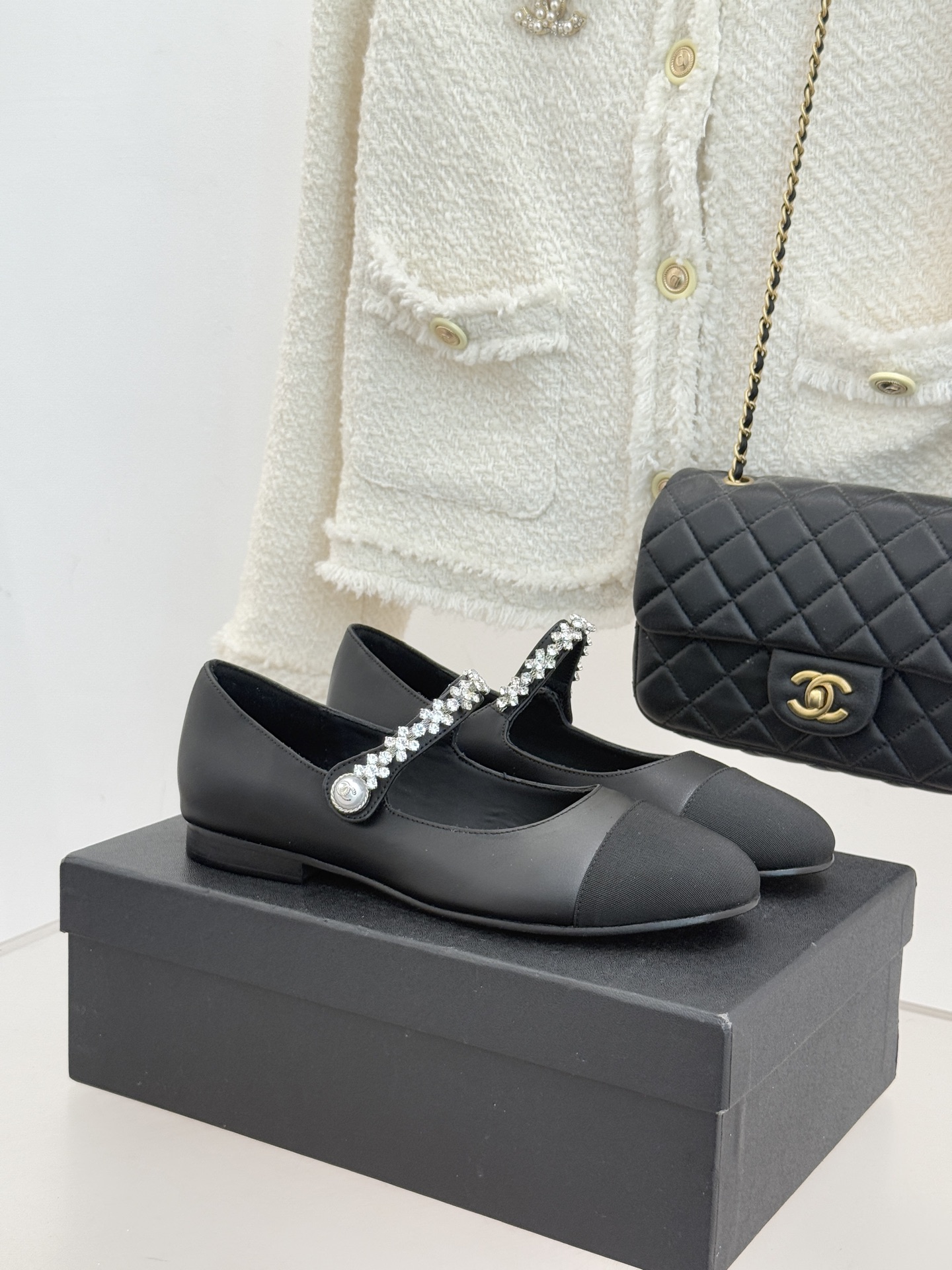 샤넬(CHANEL) 크리스탈 스트랩 플랫 슈즈 신발