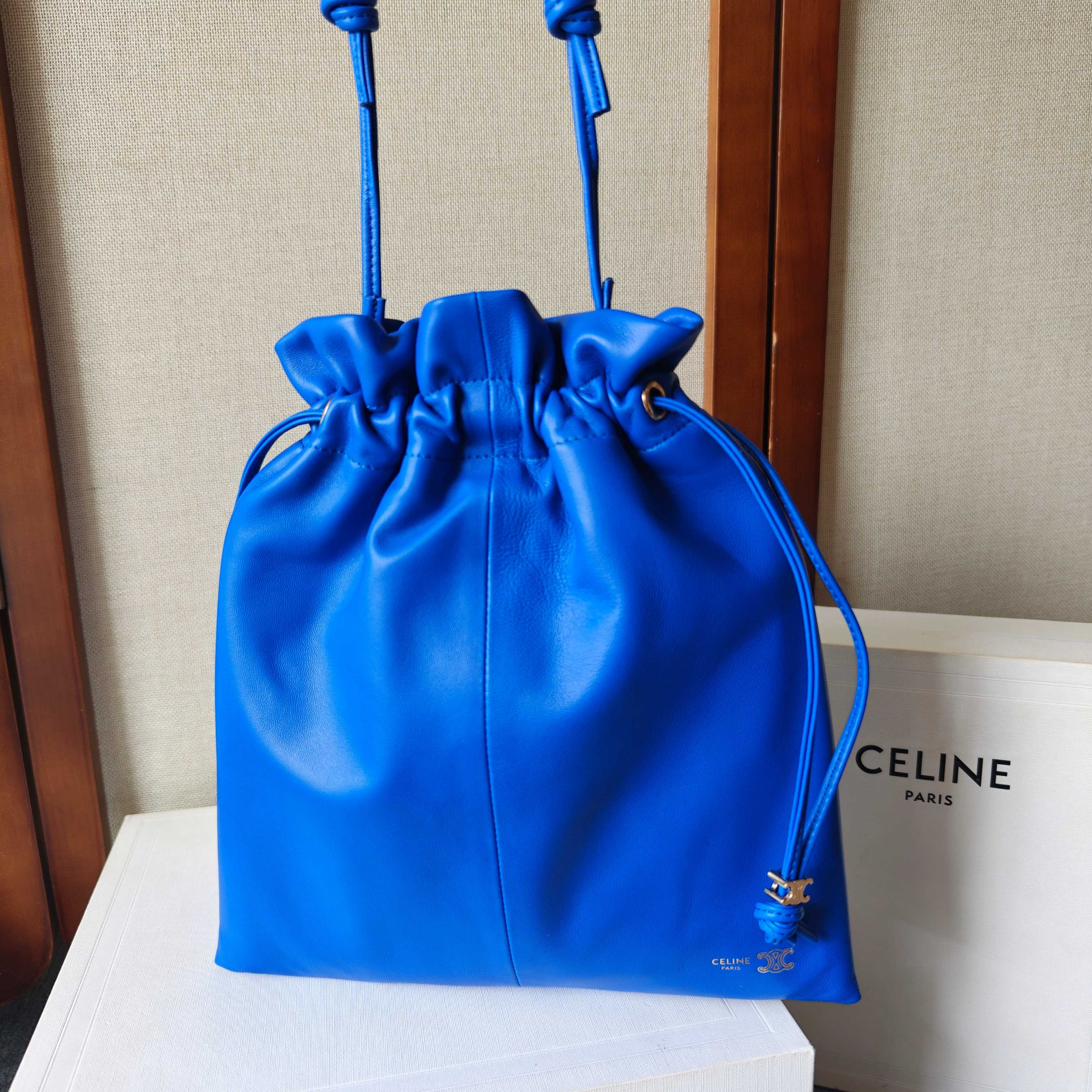 Celine 셀린느 트리옹프 드로우스트링 '복주머니' 백 숄더백 가방 (블루 램스킨)
