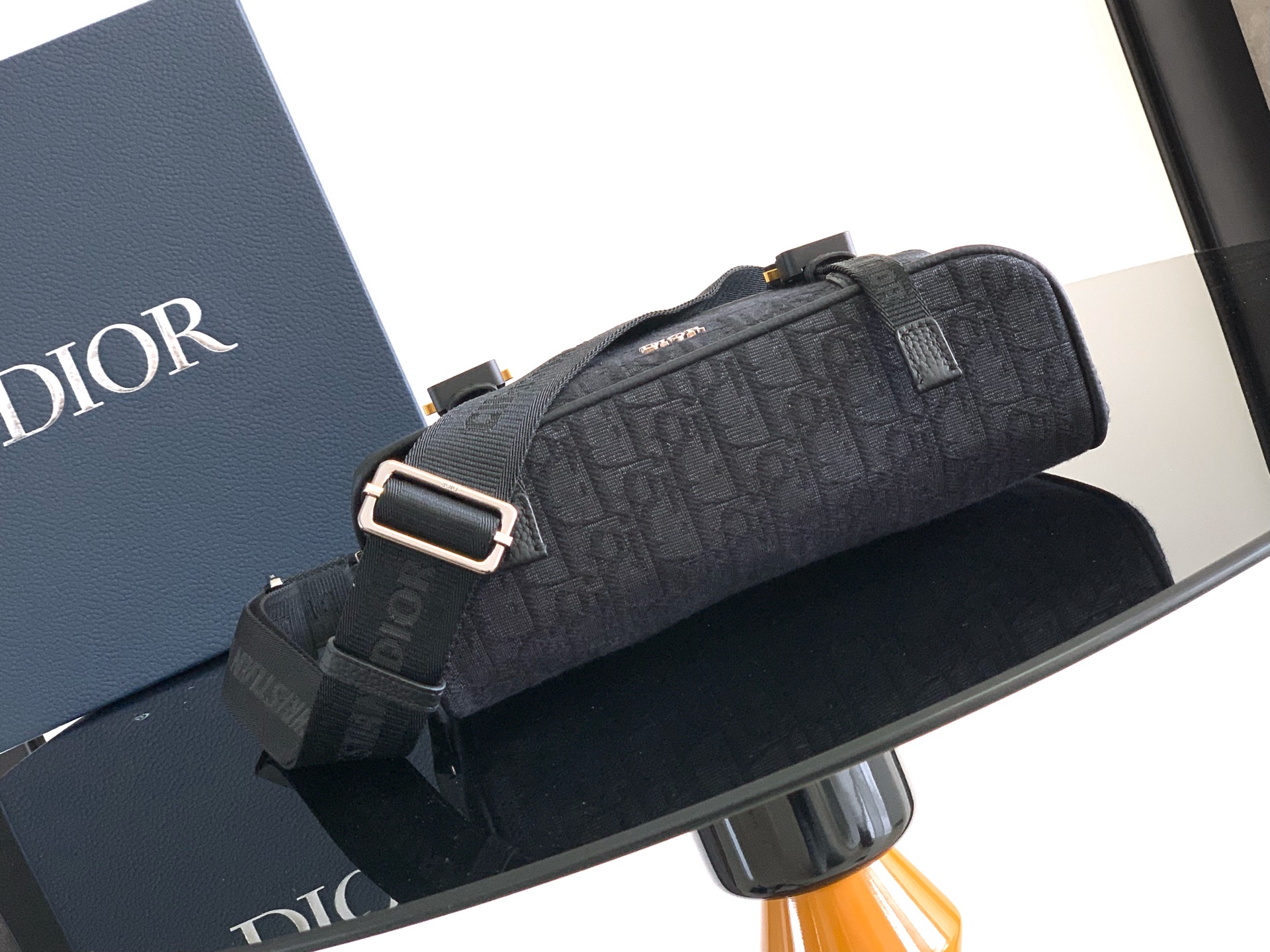 Dior CD 디올 히트 더 로드(Hit The Road) 플랩 메신저백 (블랙 오블리크) 크로스백 가방