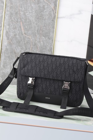 Dior CD Explorer 디올 익스플로러 메신저백 (블랙 오블리크) 크로스백 가방