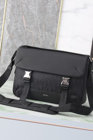 Dior CD Explorer 디올 익스플로러 메신저백 (블랙 니론 오블리크) 크로스백 가방