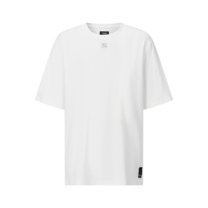 펜디(FENDI) 메탈 로고 반팔 티셔츠 의류