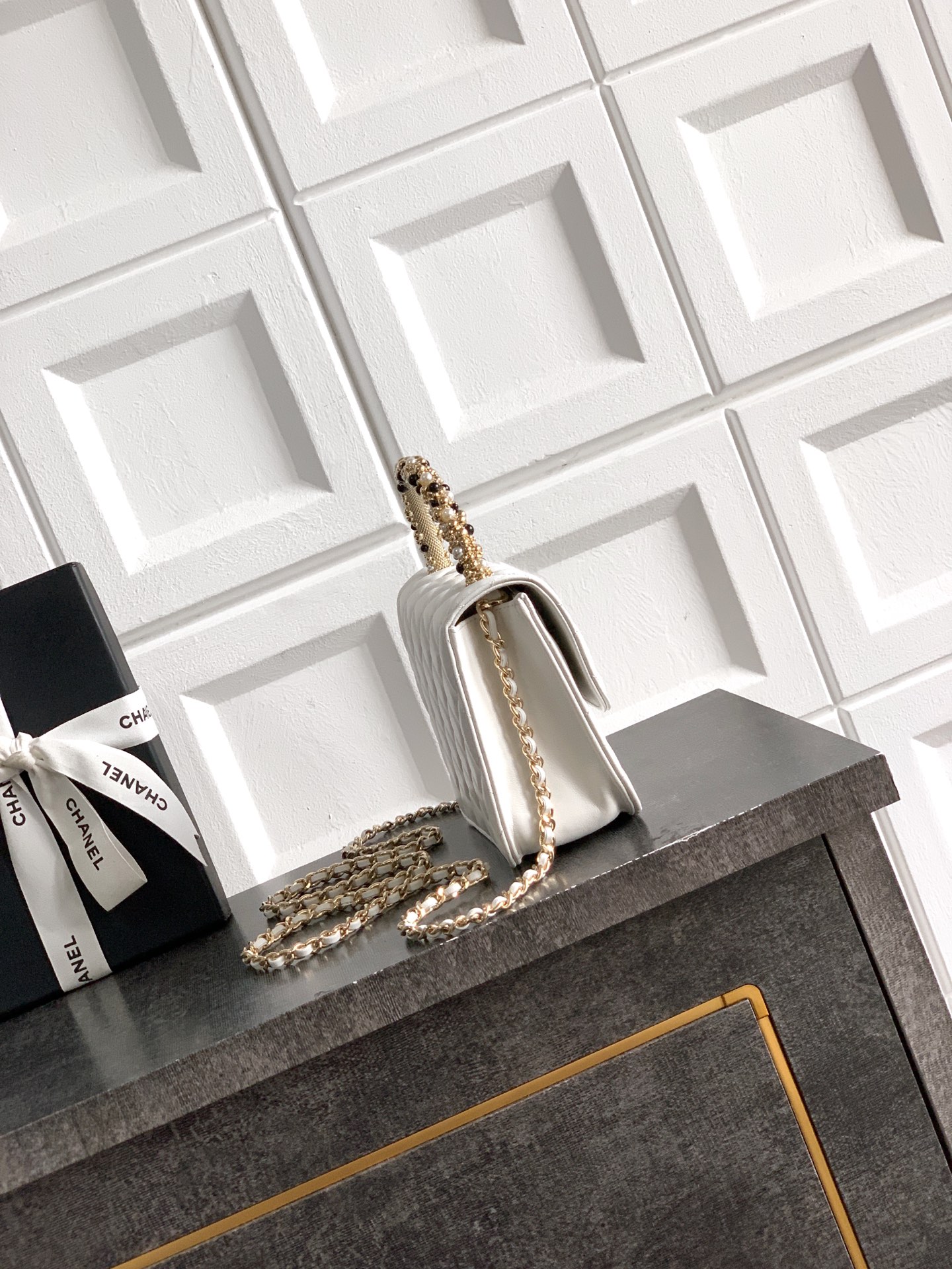 Chanel 샤넬 26C 진주 핸들 트위드 백 (쉐이크 화이트) 숄더백 가방 라지