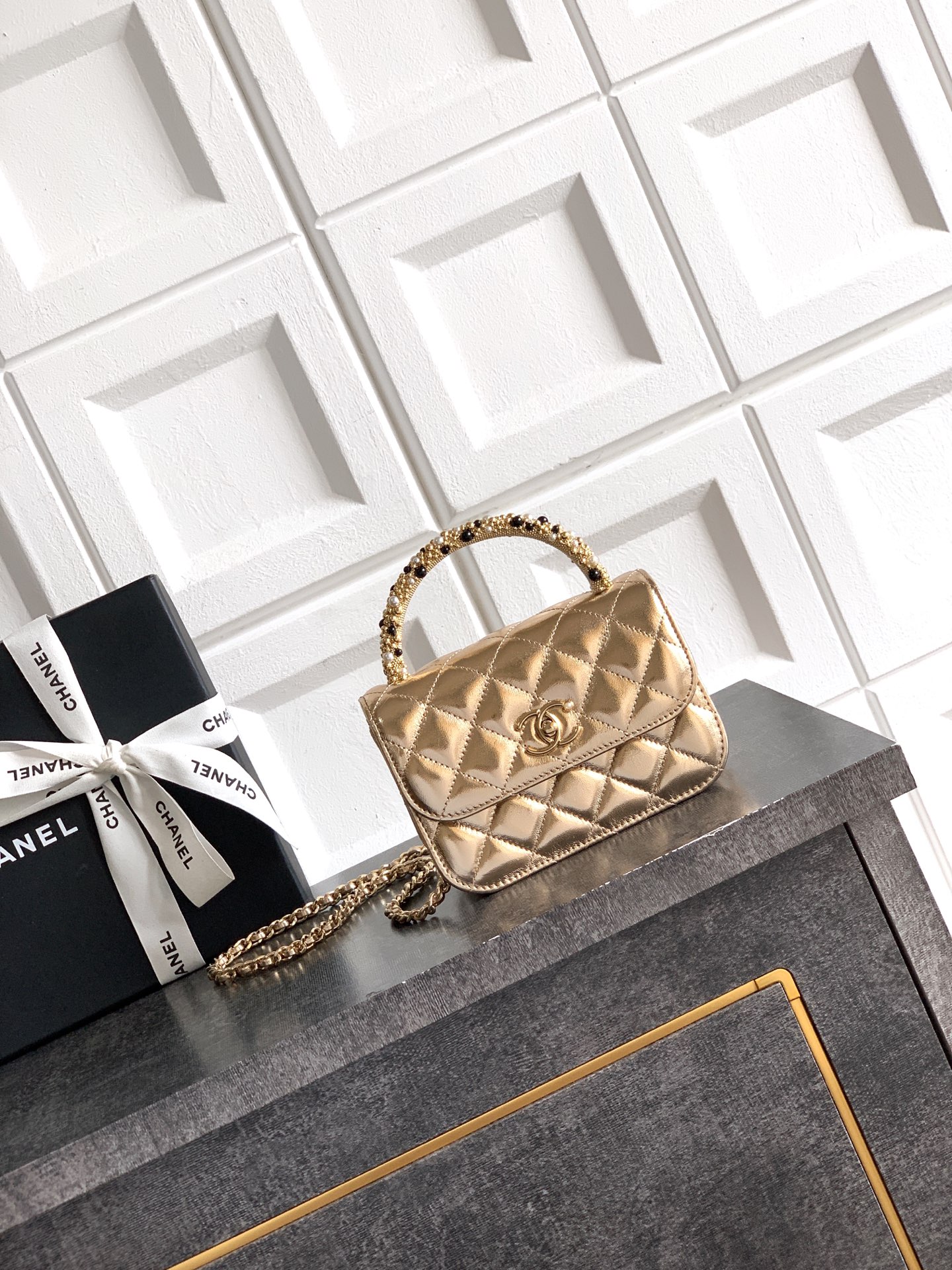 Chanel 샤넬 26C 진주 핸들 트위드 백 (골드) 숄더백 가방 스몰