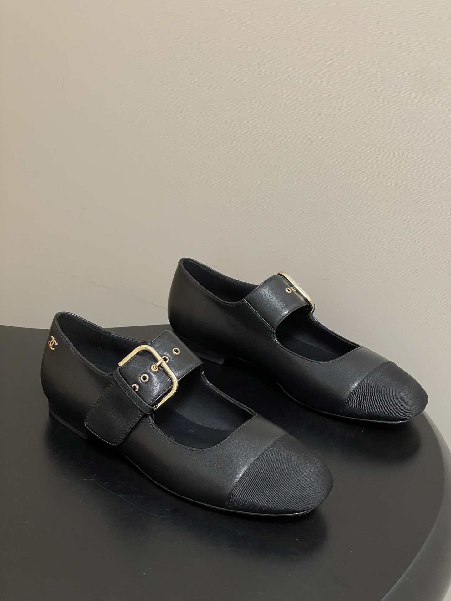 샤넬(CHANEL) 투톤 메리제인 플랫 슈즈 신발