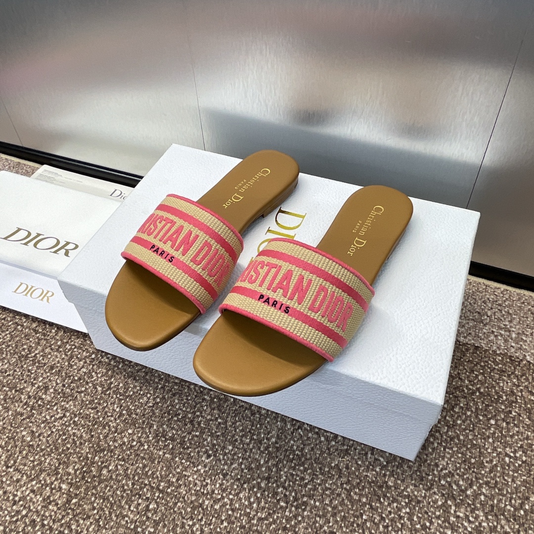 디올(DIOR) DWAY 자수 로고 슬리퍼 샌들 신발