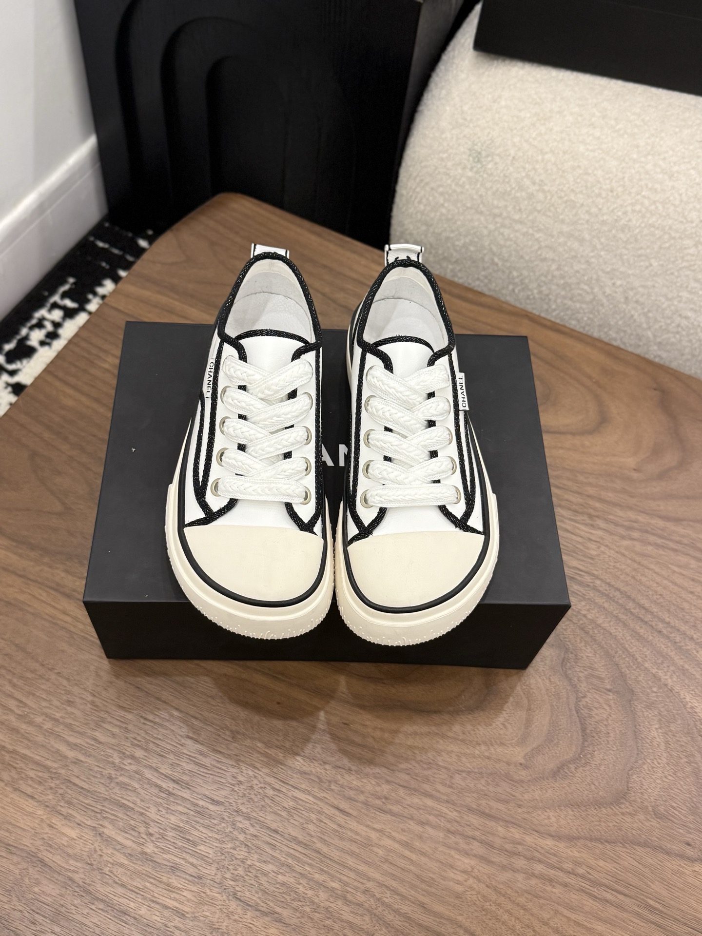 샤넬(CHANEL) 레이스업 캐주얼 스니커즈 신발