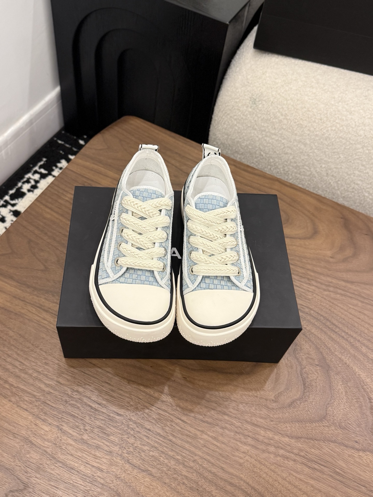 샤넬(CHANEL) 레이스업 캐주얼 스니커즈 신발