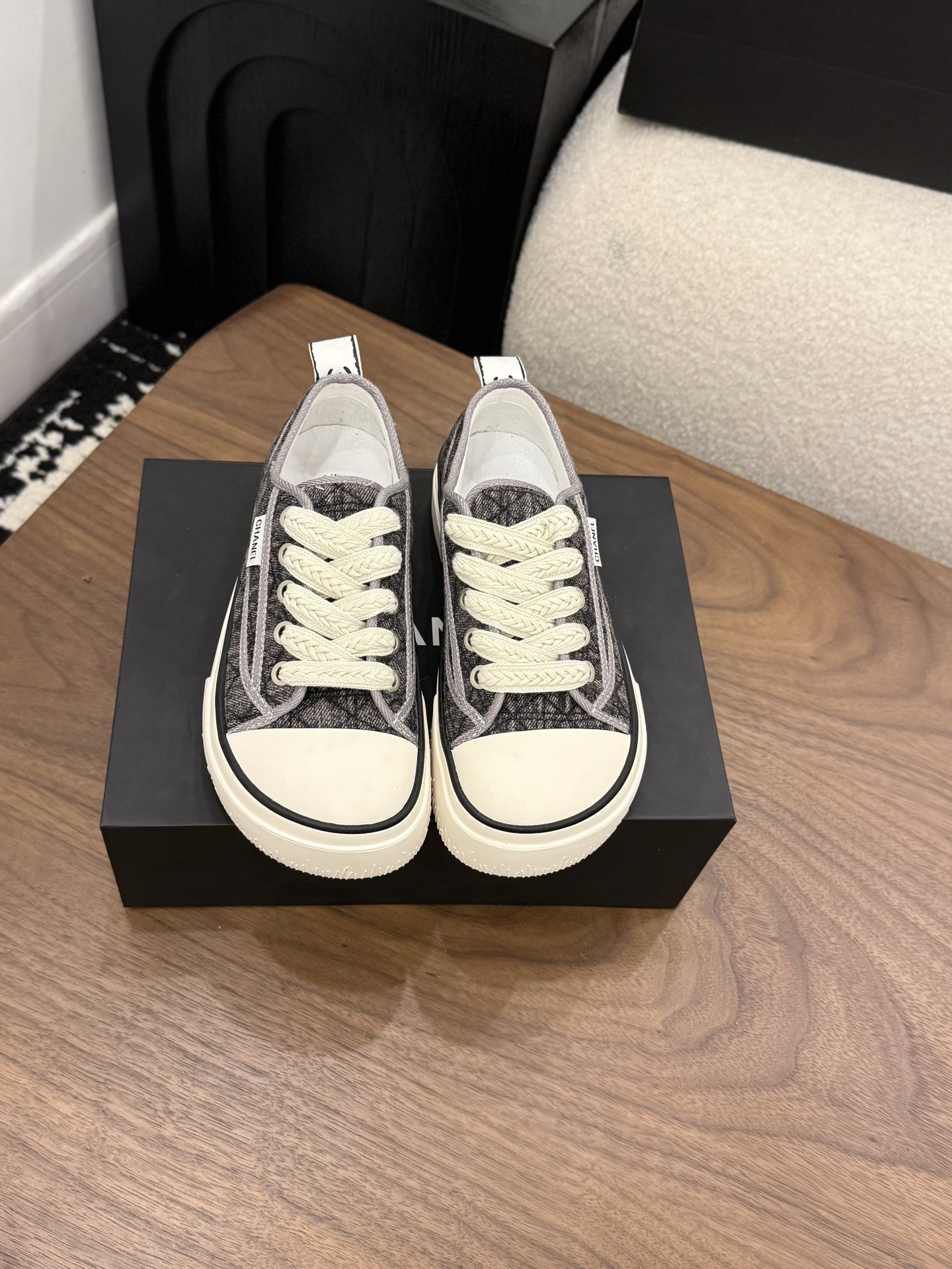 샤넬(CHANEL) 레이스업 캐주얼 스니커즈 신발