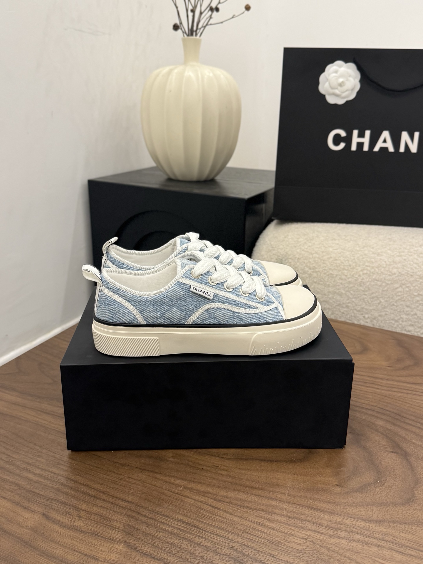 샤넬(CHANEL) 레이스업 캐주얼 스니커즈 신발