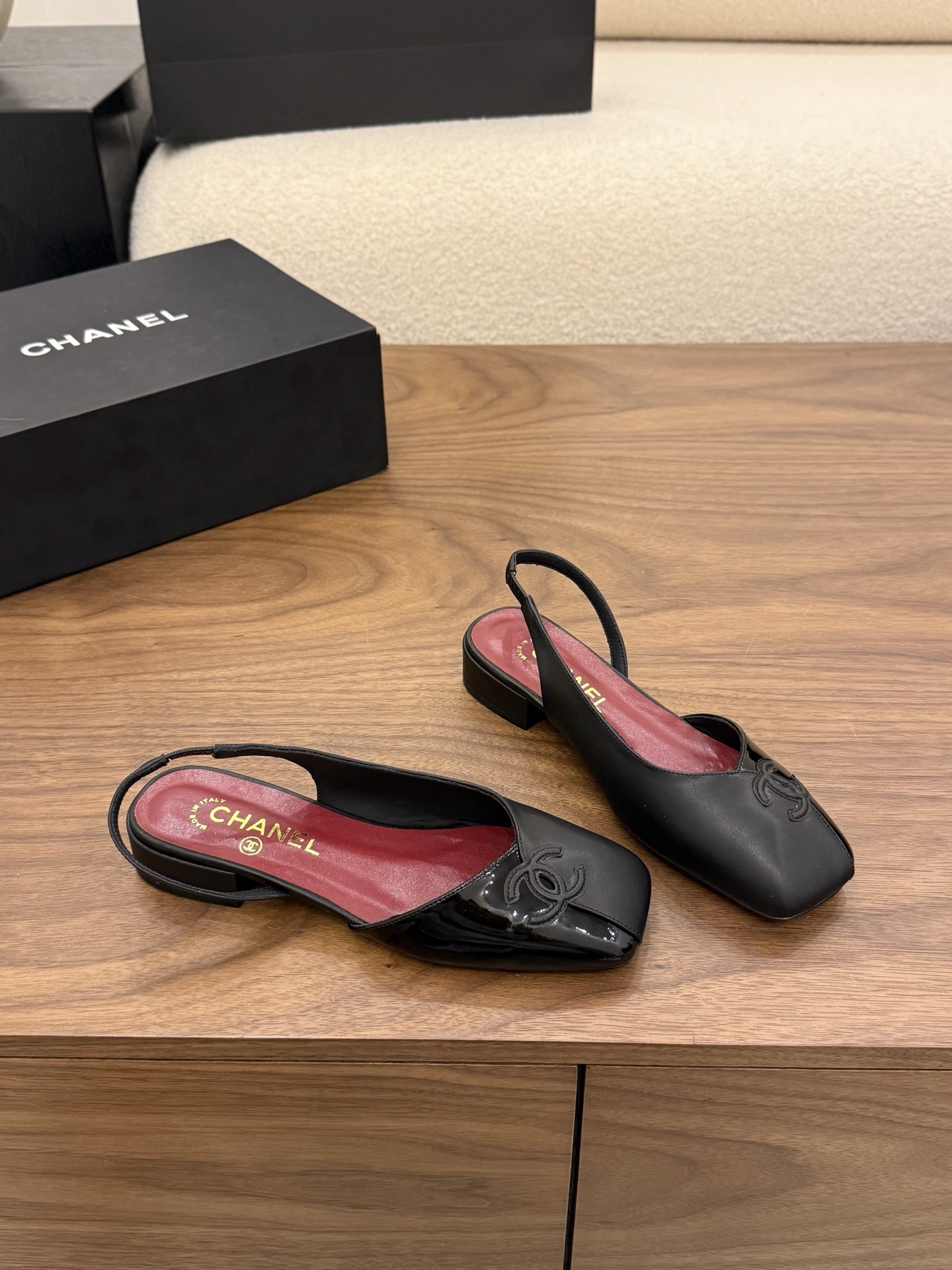 샤넬(CHANEL) 투톤 사각코 슬링백 샌들 신발