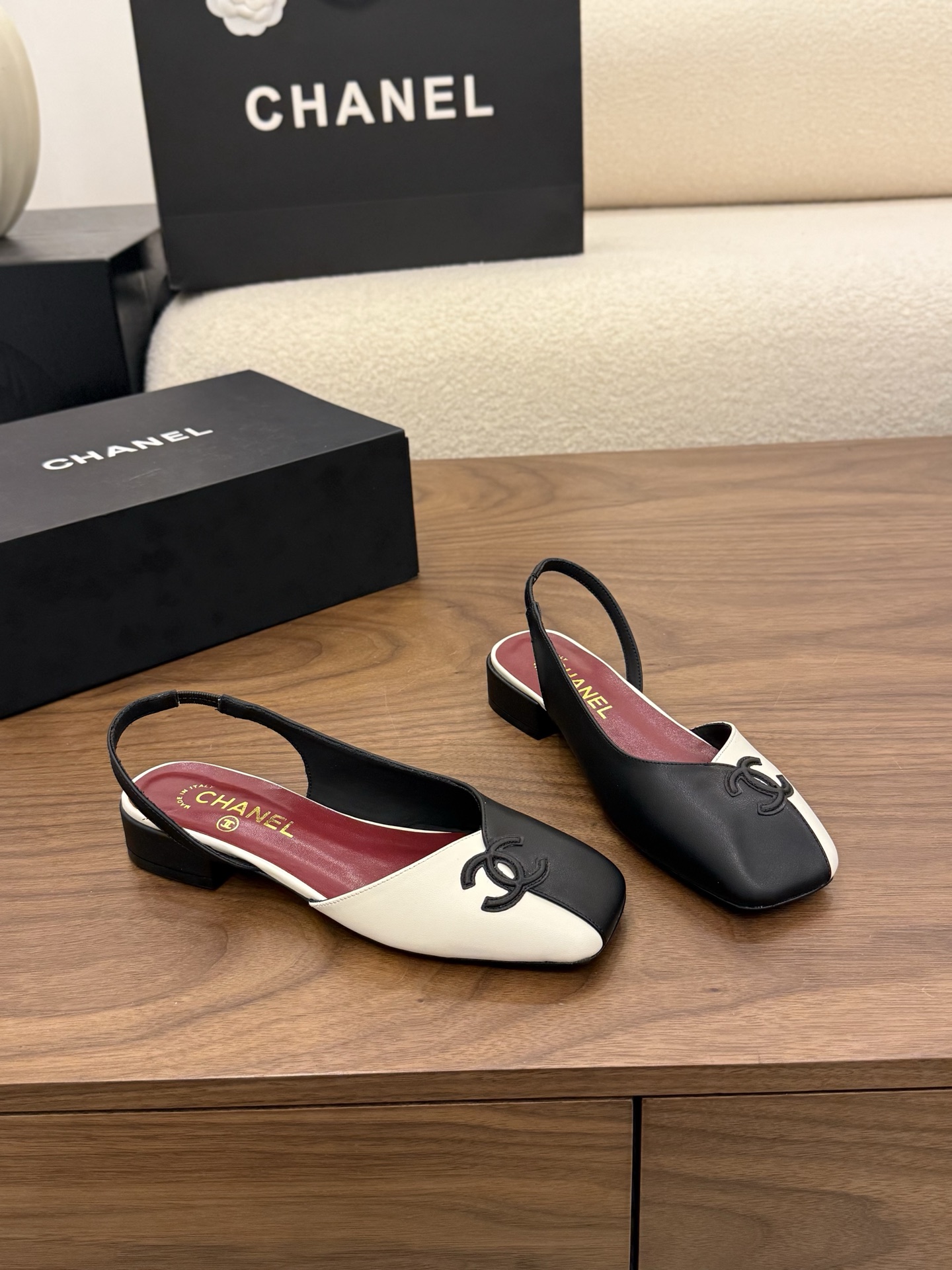 샤넬(CHANEL) 투톤 사각코 슬링백 샌들 신발