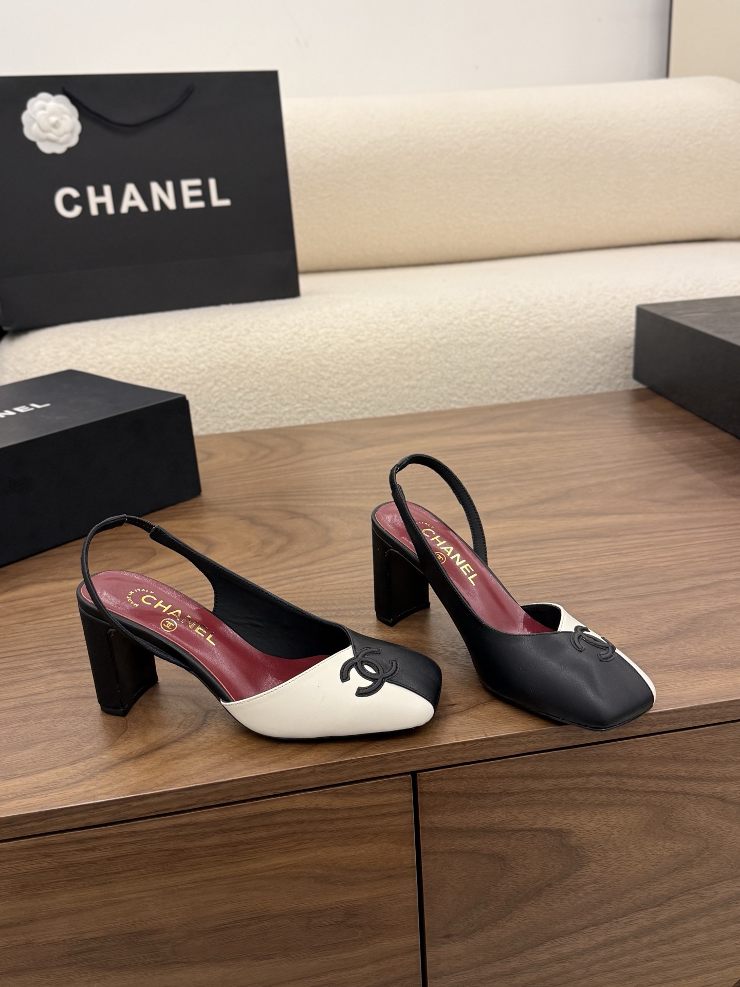 샤넬(CHANEL) 투톤 사각코 슬링백 샌들 신발