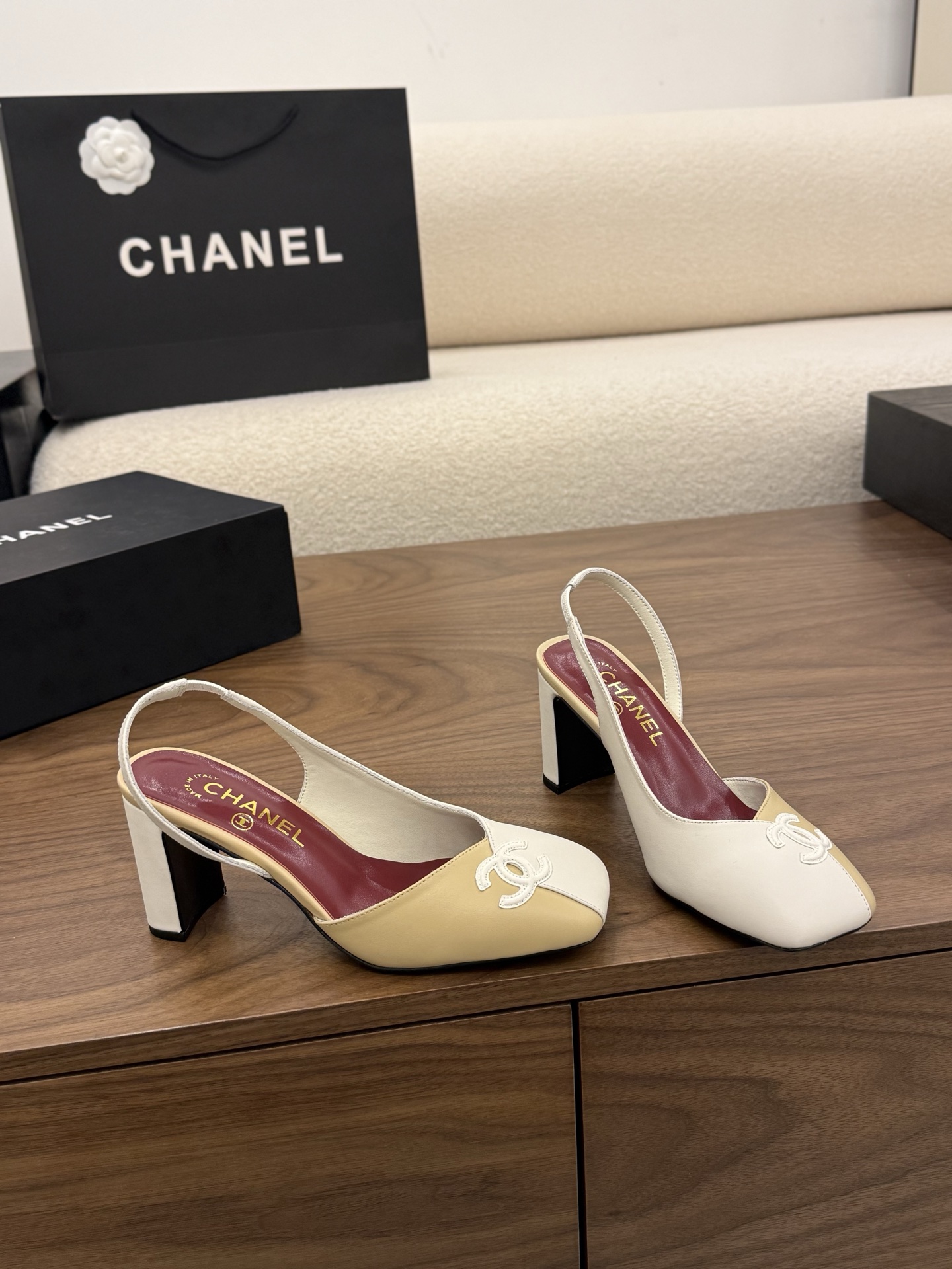 샤넬(CHANEL) 투톤 사각코 슬링백 샌들 신발