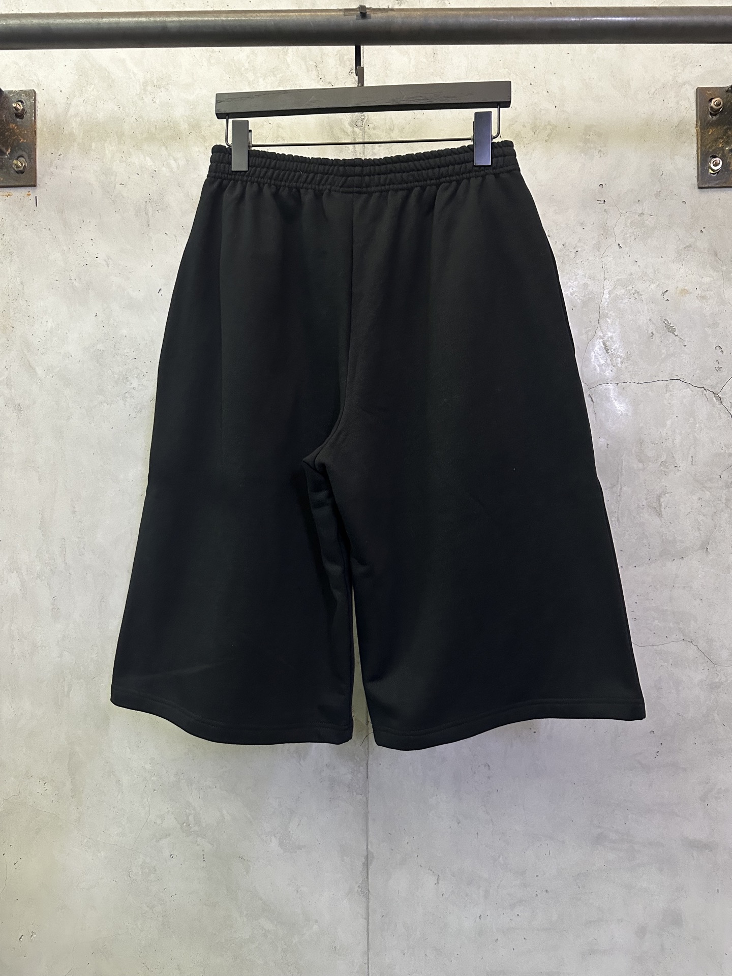 발렌시아가(Balenciaga) 풋볼 시리즈 자수 7부 스웻팬츠 의류