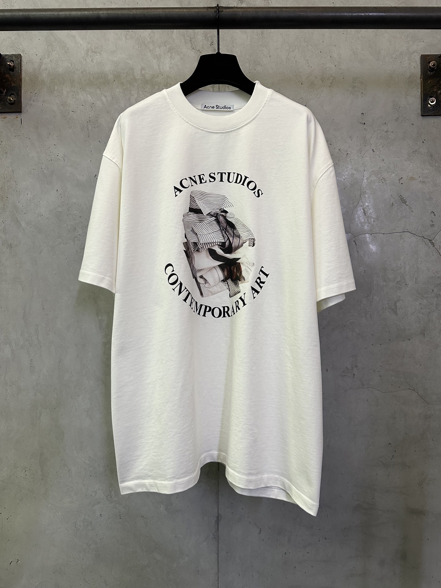 아크네 스튜디오(Acne Studios) 그래픽 프린트 반팔 티셔츠 의류